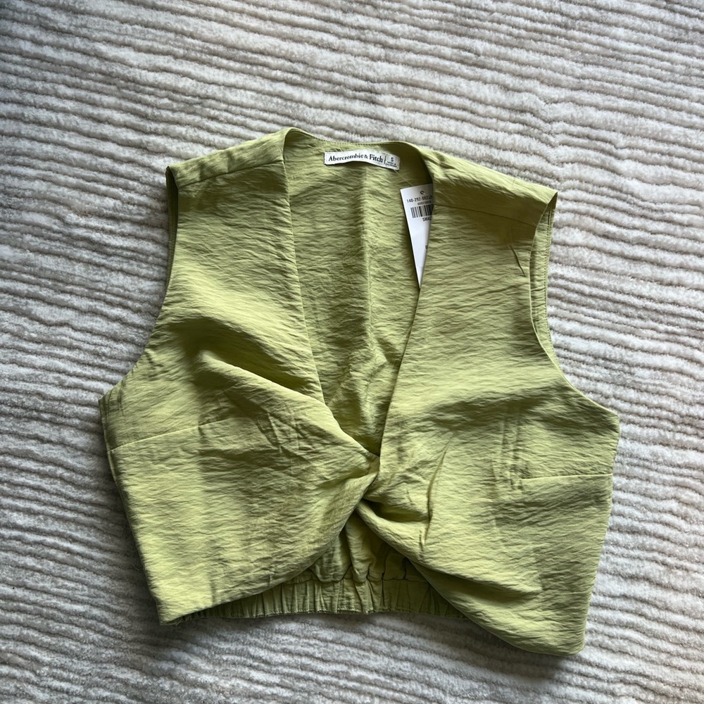 Abercrombie & Fitch Twist Front Crop Top